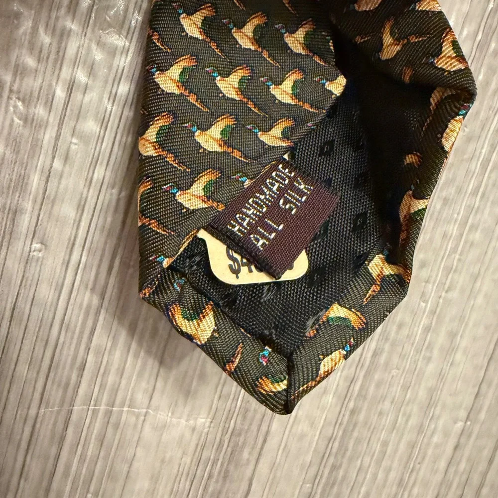 Museum Artifacts 100% Silk Tie Green Flying Pheasant Bird Hunting Outdoorsmen